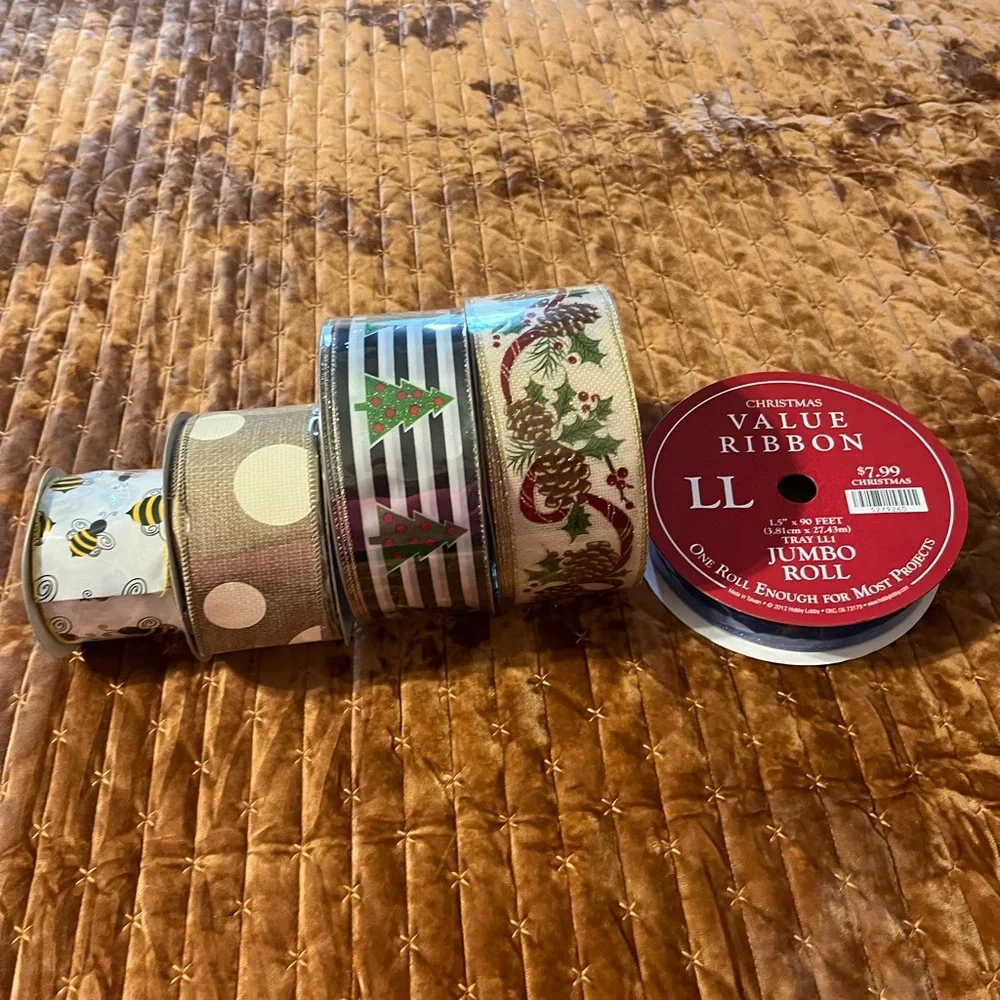 Signature Ribbon Collection - Red, Green, Gold - Picture 2 of 8